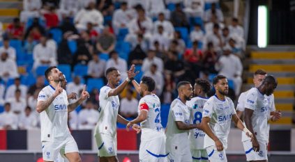 في الشوط الأول.. الهلال يتقدم على الرائد بثنائية
