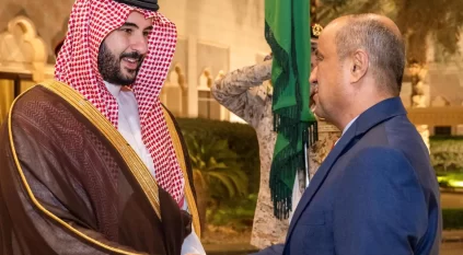 خالد بن سلمان يستعرض العلاقات الأخوية مع رئيس الوزراء اليمني