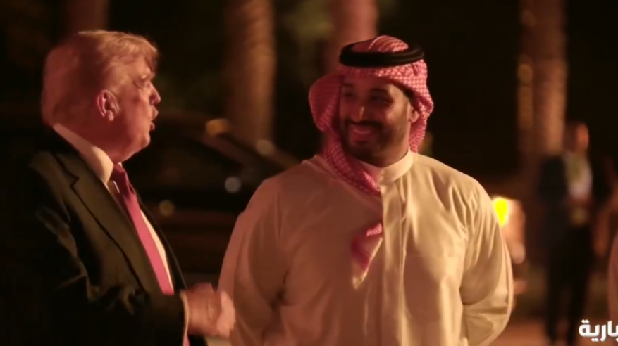 ولي العهد يستقبل ترامب في الدرعية ويصطحبه في جولة بحي طريف التاريخي