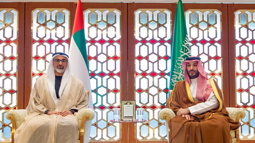 ولي العهد يلتقي ولي عهد أبوظبي