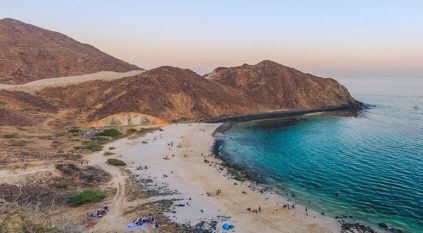 خفر السواحل الإماراتي يخلي طاقم ناقلة نفط بعد حادث تصادم في بحر عمان