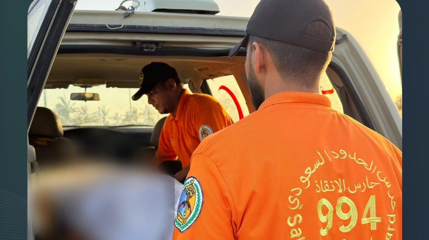 حرس الحدود ينقذ مواطنًا من الغرق أثناء ممارسة السباحة