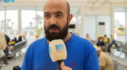 عدد من الحجاج الإيرانيين يغادرون المدينة المنورة إلى عرعر لاستكمال رحلتهم إلى وطنهم