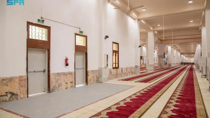 الشؤون الإسلامية تفرش 125 ألف متر مربع في مسجد نمرة بمشعر عرفات