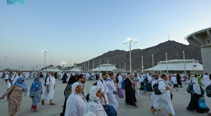 مشعر منى يستقبل حجاج بيت الله الحرام لرمي جمرة العقبة