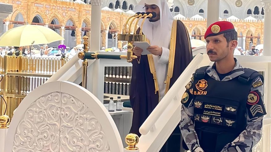 خطيب المسجد الحرام: حفظ الله للعبيد نوعين
