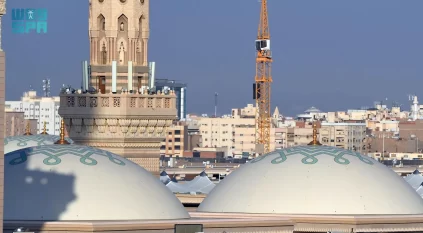 القباب المتحركة تحفة معمارية تزيّن المسجد النبوي