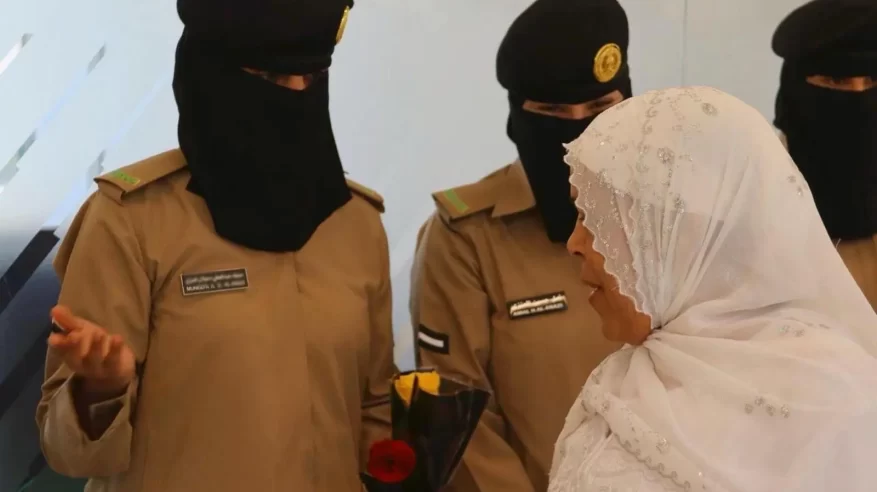 حرس الحدود يسهل إجراءات مغادرة ضيوف الرحمن عبر منفذ حالة عمار