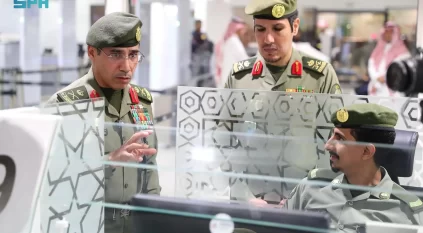 اللواء المربع يقف على سير العمل في صالات الجوازات بمطار الطائف الدولي