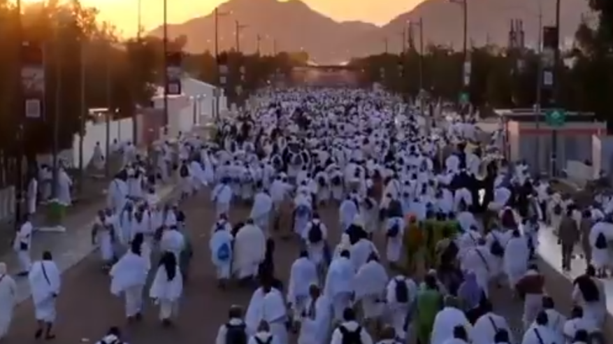 بدء نفرة الحجاج إلى مزدلفة