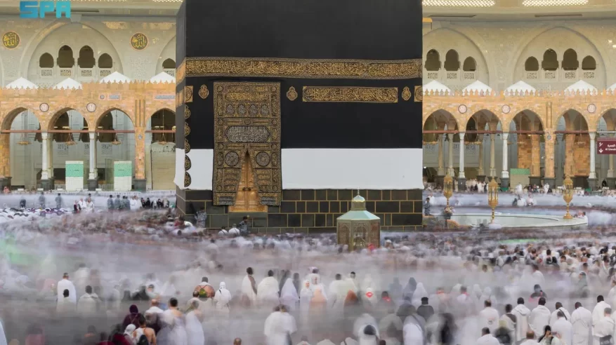 حجاج بيت الله الحرام يؤدون طواف الإفاضة في أجواء إيمانية وخدمات متكاملة