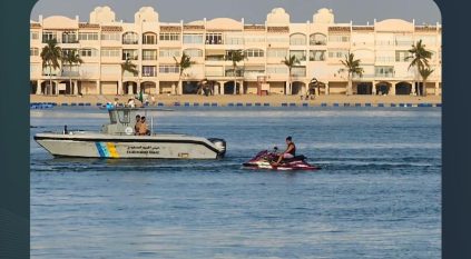 حرس الحدود ينقذ مواطنًا تعطلت واسطته البحرية في عرض البحر بجدة