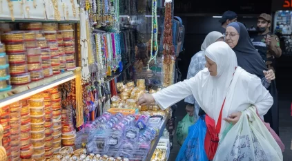 هدايا الحجاج.. عادة بعد أداء مناسك الحج للتعبير عن الروحانية والروابط الاجتماعية