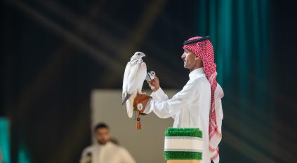 5 أغسطس.. نخبة سلالات الصقور تحلّق في سماء الرياض