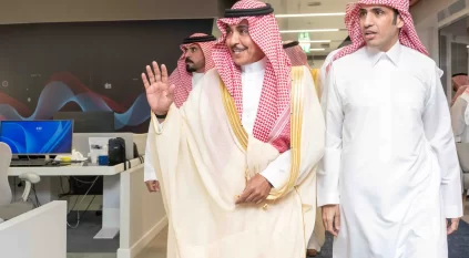 وزير الإعلام يزور مقر العربية في الرياض ويطّلع على جاهزيتها التشغيلية بعد انتقالها الكامل