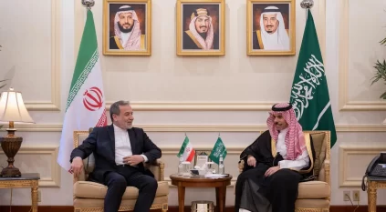 فيصل بن فرحان يستقبل وزير الخارجية الإيراني
