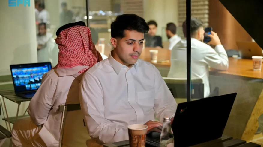 العمل من المقهى.. الرياض تواكب نمط الحياة المتسارع