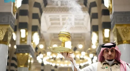 المطيّبون ينشرون أزكى روائح العود والطيب في أرجاء المسجد النبوي