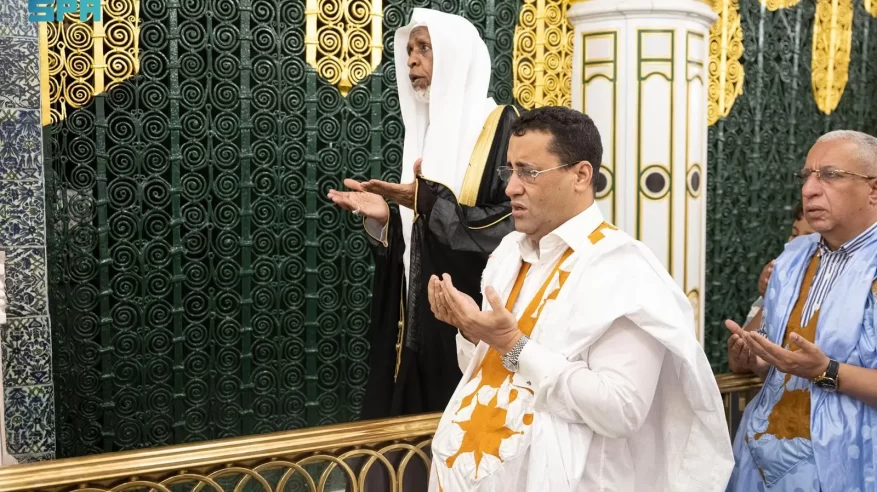 رئيس الوزراء الموريتاني يزور المسجد النبوي