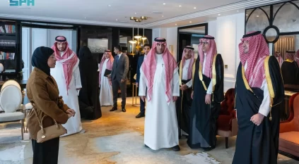 عبدالعزيز بن سعود يلتقي في لندن مجموعة من منسوبي الداخلية المبتعثين للدراسة في الخارج