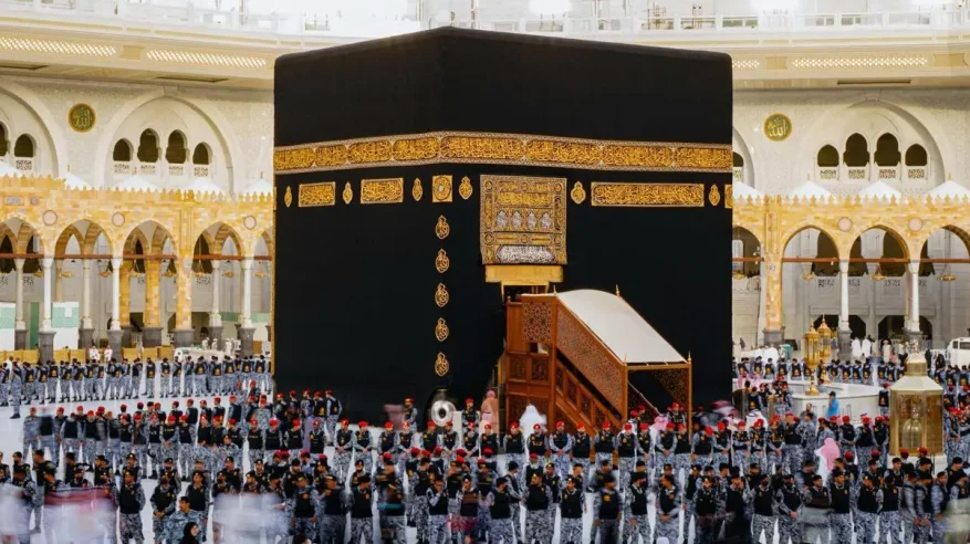 السديس: غسل الكعبة المشرفة يجسد عناية المملكة المستمرة ببيت الله الحرام