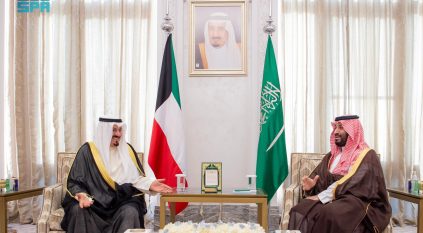 ولي العهد يستقبل رئيس وزراء الكويت
