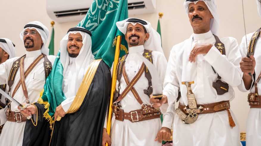 العمري يحتفل بزواجه في الطائف