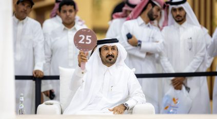 بيع أغلى صقر في المزاد الدولي لمزارع إنتاج الصقور 2025 بـ 1.2 مليون ريال