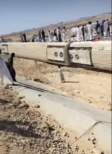 إصابة العشرات إثر خروج قطار عن مساره قرب الضبعة بمصر