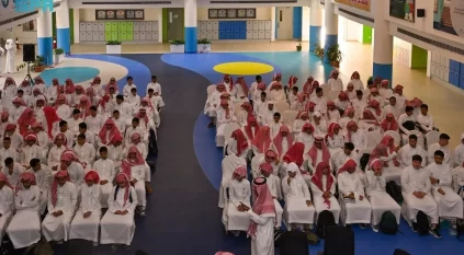 انتظام الطلاب والطالبات في مدارس السعودية إيذانًا ببدء عام دراسي جديد