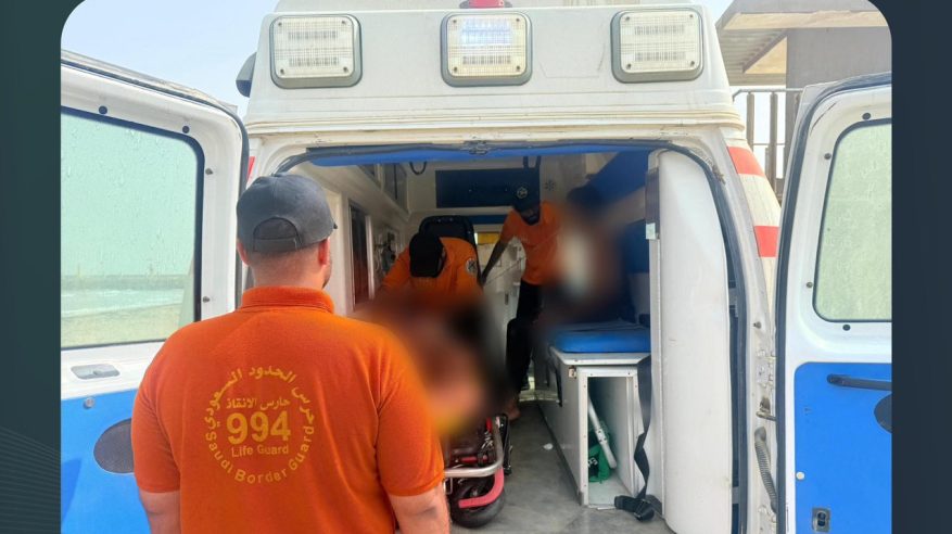 حرس الحدود في جازان يُنقذ 3 مواطنين من الغرق أثناء السباحة