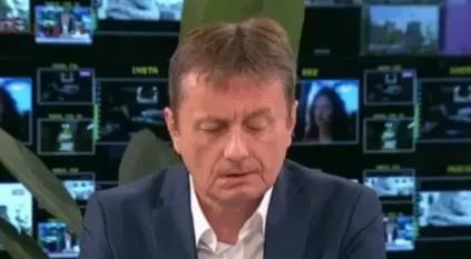 وزير صربي يصاب بجلطة ويفقد النطق على الهواء مباشرة