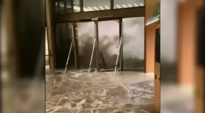 لحظة اجتياح إعصار “رغاسا” لفندق في هونغ كونغ