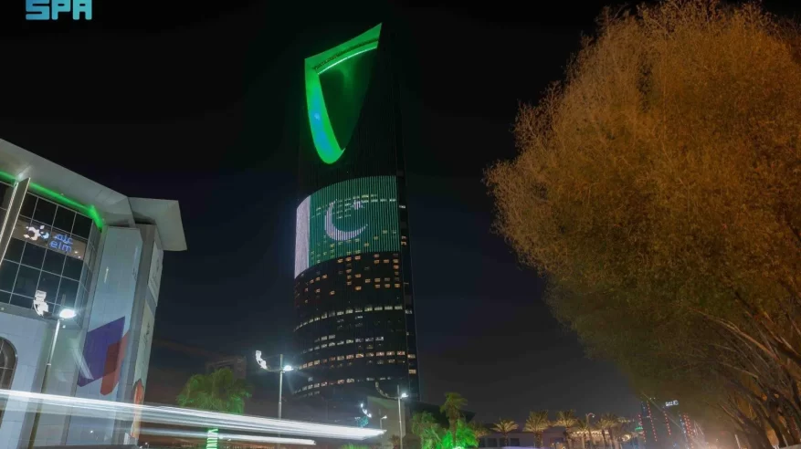 أبراج السعودية تتوشح بعلمي المملكة وباكستان احتفاءً بتوقيع اتفاقية الدفاع المشترك
