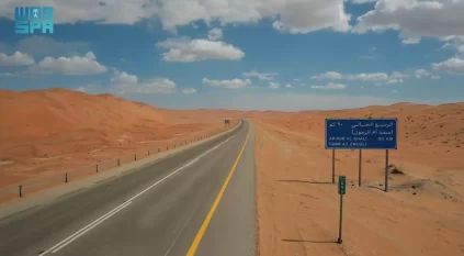 الطريق البري بين السعودية وعُمان.. إنجاز هندسي في قلب الربع الخالي