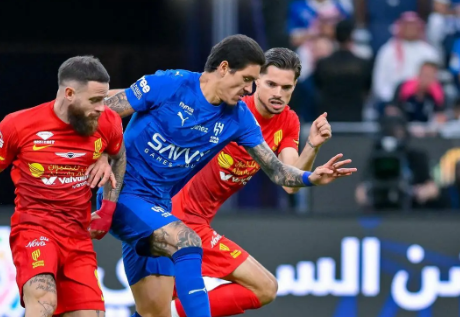 التعادل الإيجابي يحسم مواجهة الهلال والقادسية