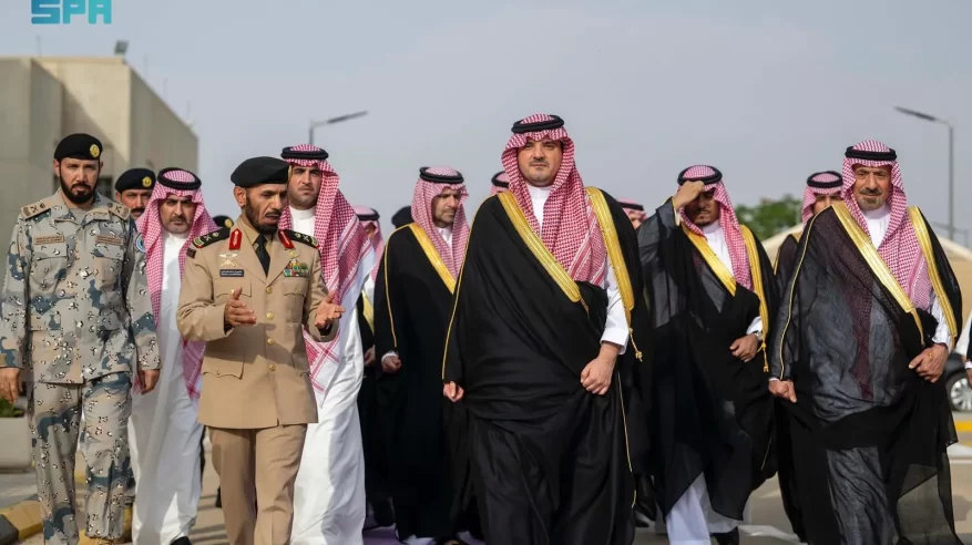 وزير الداخلية يثمن تضحيات وبطولات رجال حرس الحدود بنجران