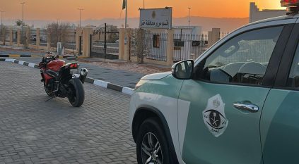 ضبط قائد دراجة آلية ارتكاب مخالفات مرورية في تبوك