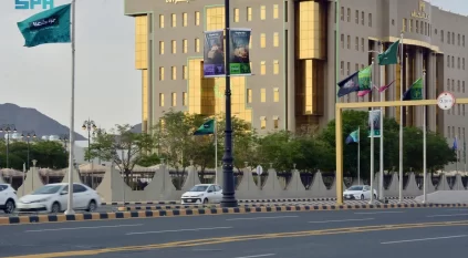 شوارع نجران وميادينها تتزين بالأعلام الخضراء احتفاءً باليوم الوطني
