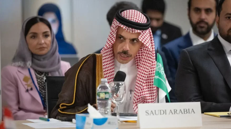 فيصل بن فرحان يشارك في الاجتماع الوزاري بشأن خطة إعمار غزة