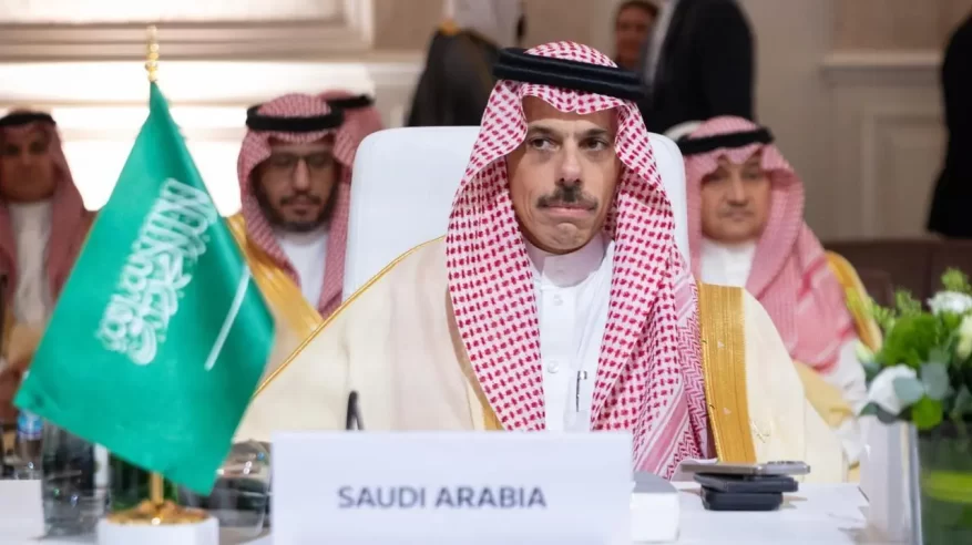 فيصل بن فرحان يشارك في الاجتماع التحضيري للقمة العربية الإسلامية الطارئة