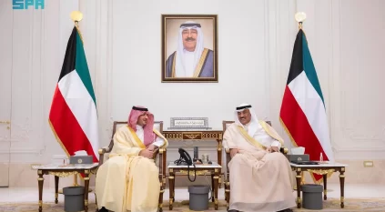 ولي عهد الكويت يستقبل عبدالعزيز بن سعود لبحث مجالات التعاون 