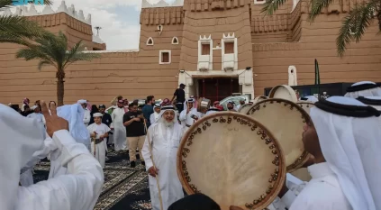 الألوان الشعبية حاضرة في احتفالات أهالي نجران