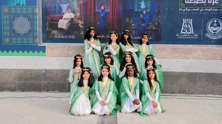 مظاهر البهجة ترتسم على وجوه الأطفال باحتفالات اليوم الوطني في الباحة