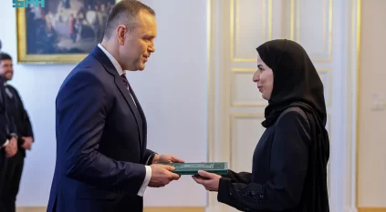 السفيرة الشهوان تقدم أوراق اعتمادها لرئيس بولندا