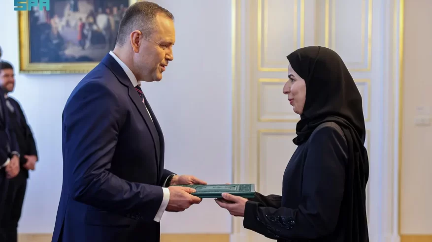 السفيرة الشهوان تقدم أوراق اعتمادها لرئيس بولندا
