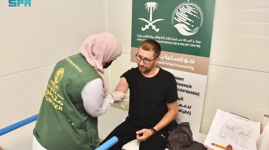 سلمان للإغاثة يدشّن مشروع تركيب الأطراف الصناعية للاجئين الأوكرانيين ببولندا