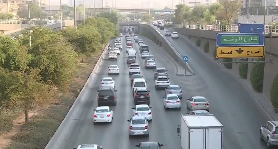 كثافة مرورية على طريق الملك فهد في الرياض