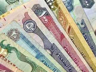 الإمارات وقطر والبحرين يخفضون أسعار الفائدة 25 نقطة أساس