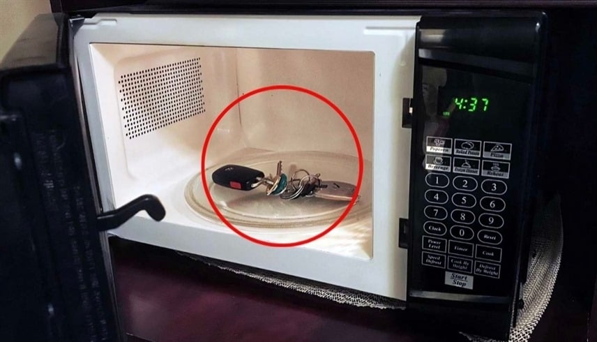 المفتاح في الميكروويف.. ابتكار أم مخاطرة؟